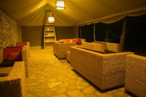 Queen Elizabeth Bush Lodge by NATURE LODGES LTD