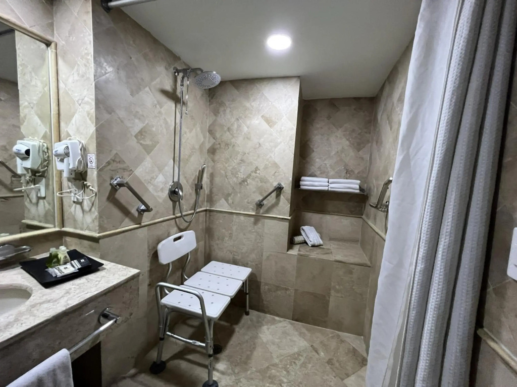We Hotel Aeropuerto