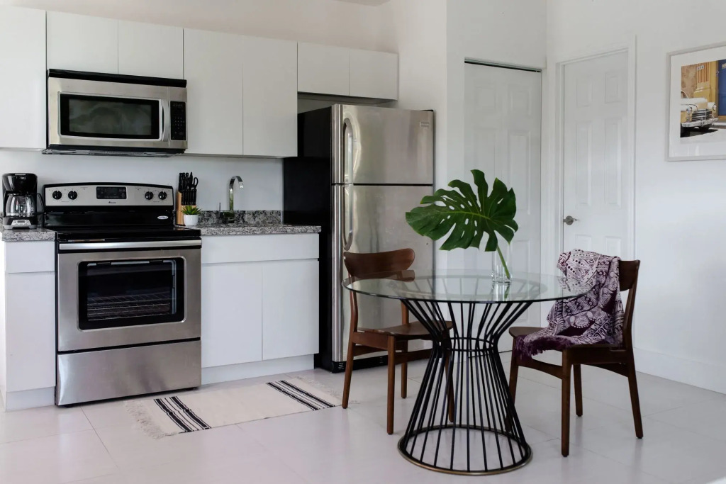 Colorful Studio in Wynwood by Sonder