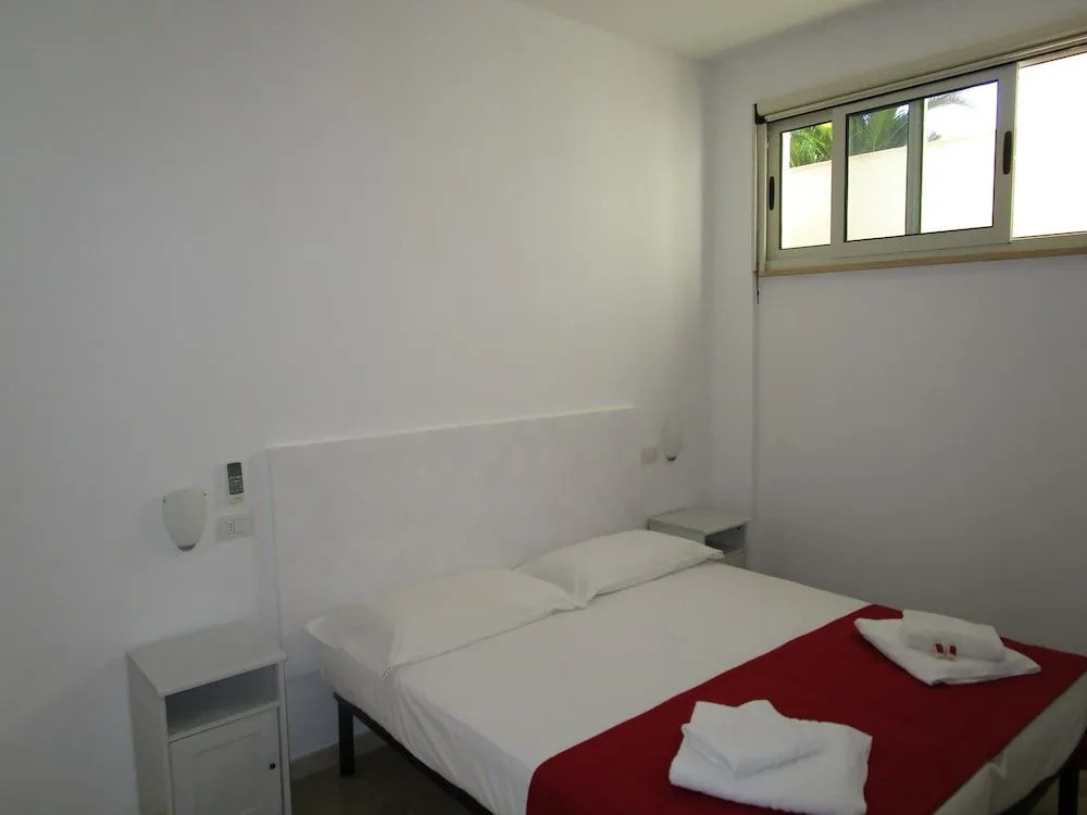 Sunshine Hotel