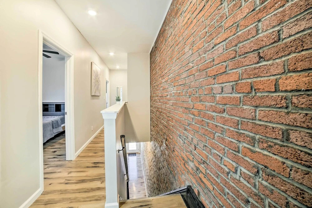 Pittsburgh Townhome: 1 Mi to Downtown