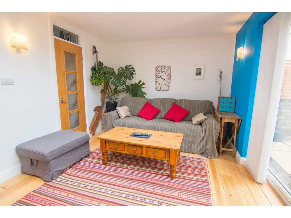 Spacious 2BR Garden Flat for 6 in Bristol