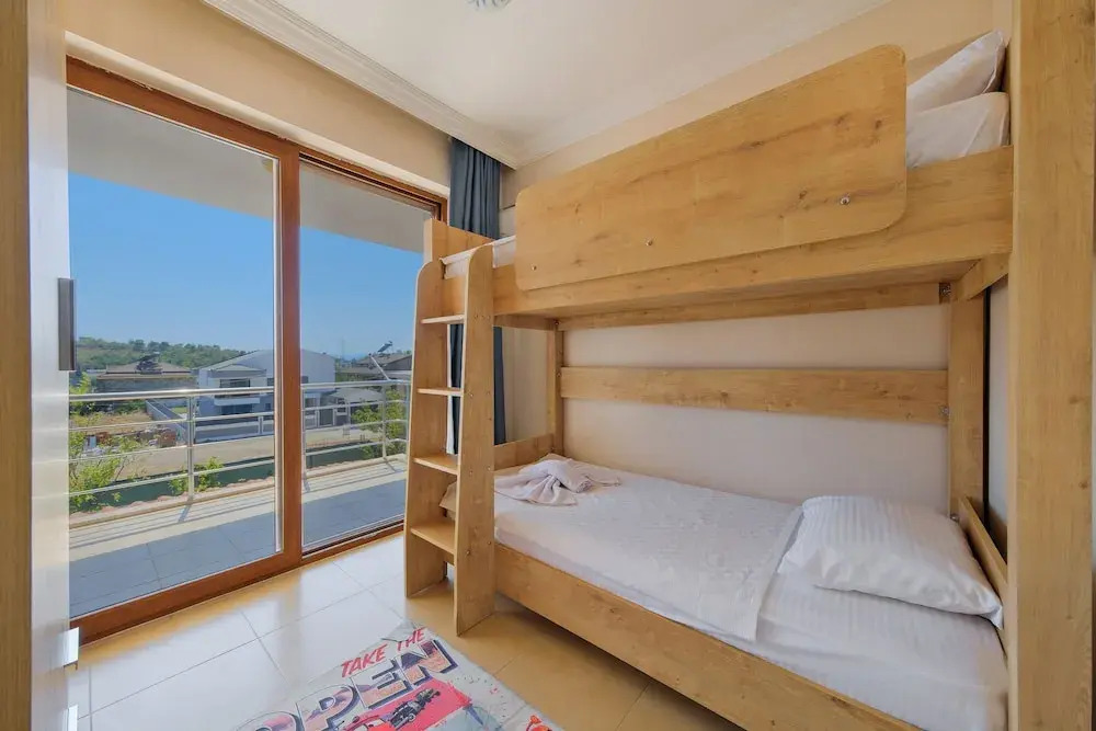 Talia deniz manzaralı 4 odalı lüks Villa