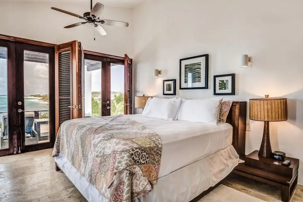 Villa Waves