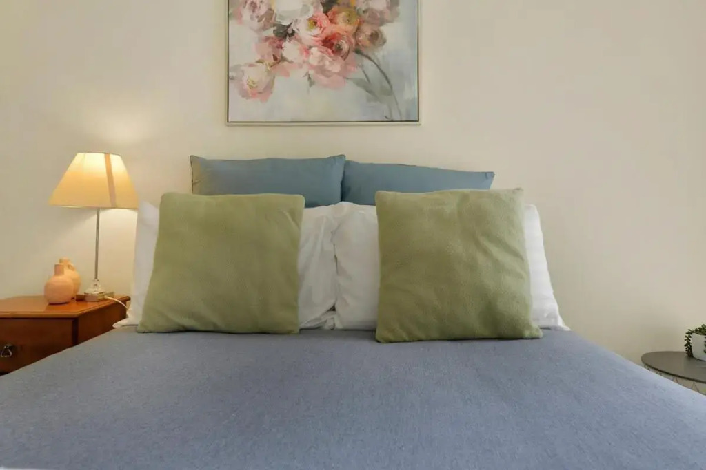 Spacious 2 Bed, 2 Bath Villa, CBD Location