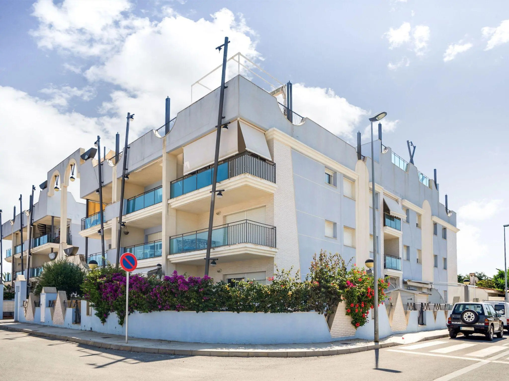 Comfortable Apartment in L'Eucaliptus with Swimming Pool