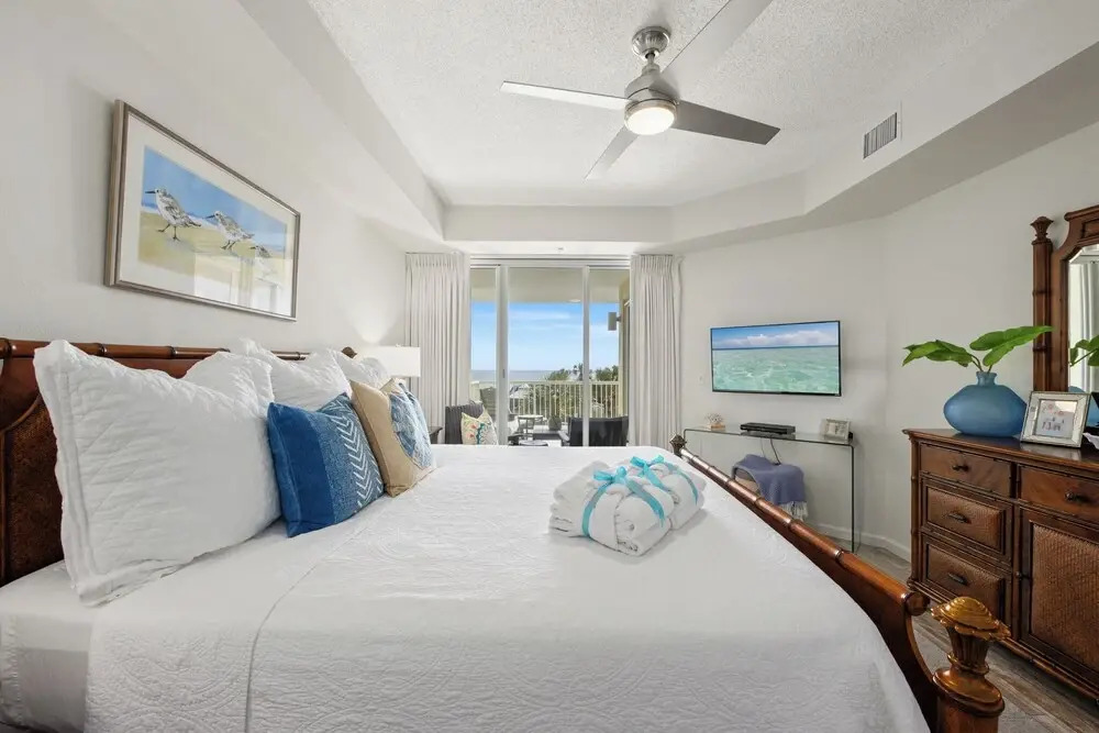 Fun In The Sun! Crescent at Miramar - Gulf Front+Beach Chairs