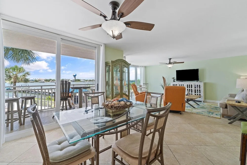 SeaSpray Riverside 214