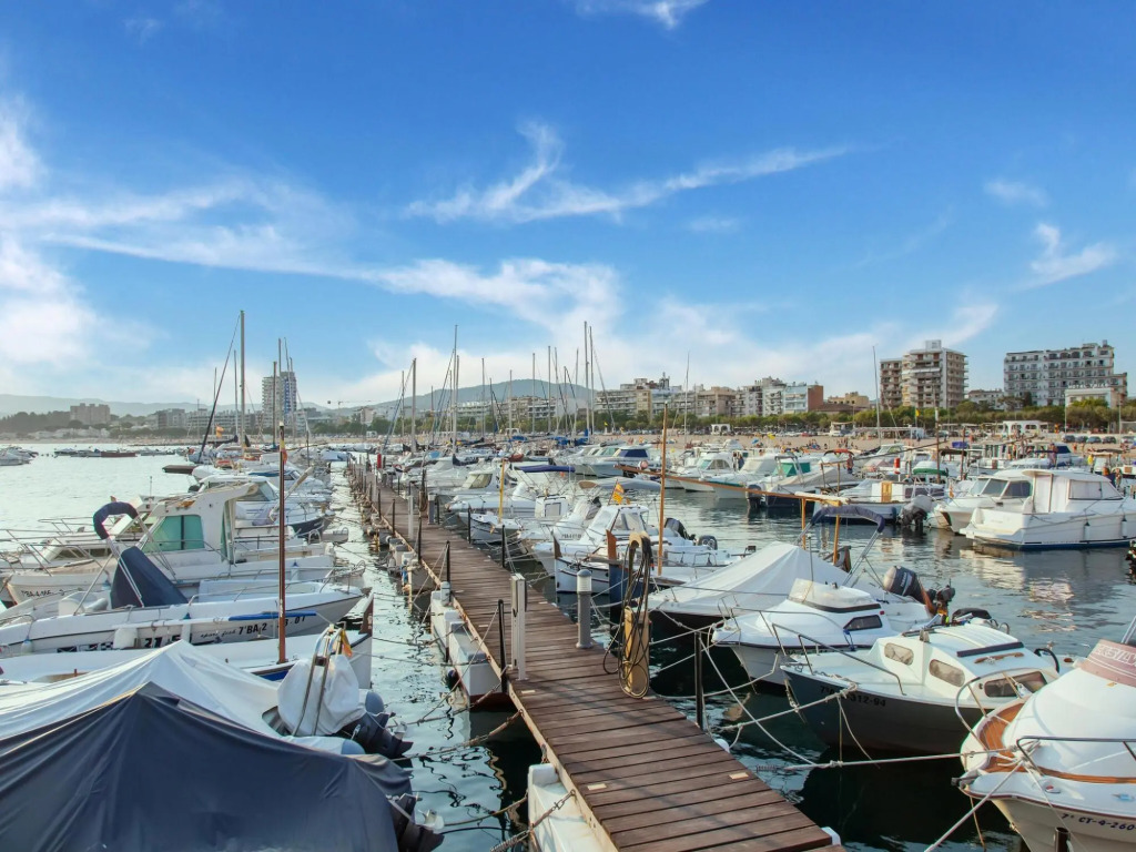 Apartment in Palamós near the Beach