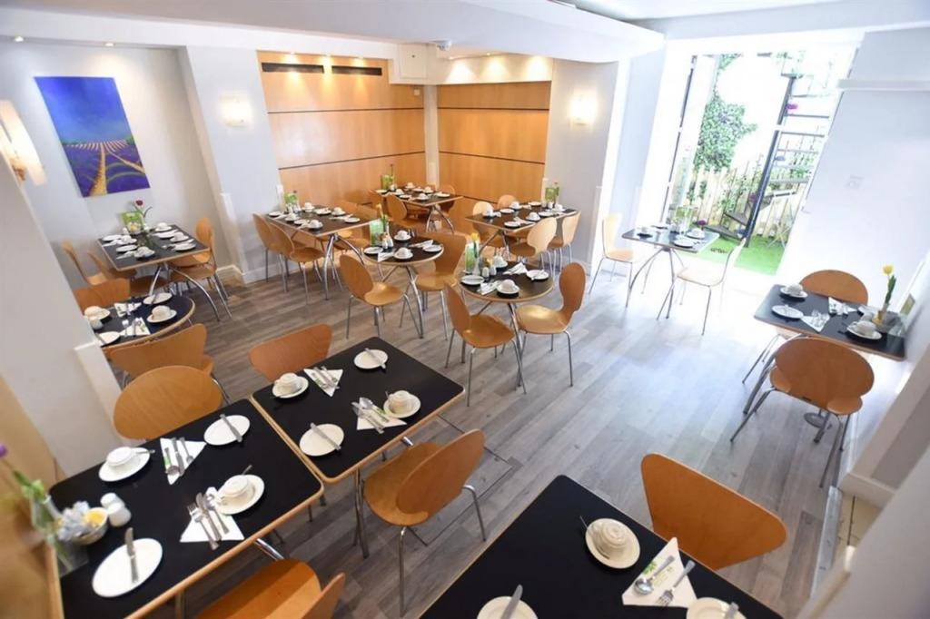 Reem Hotel