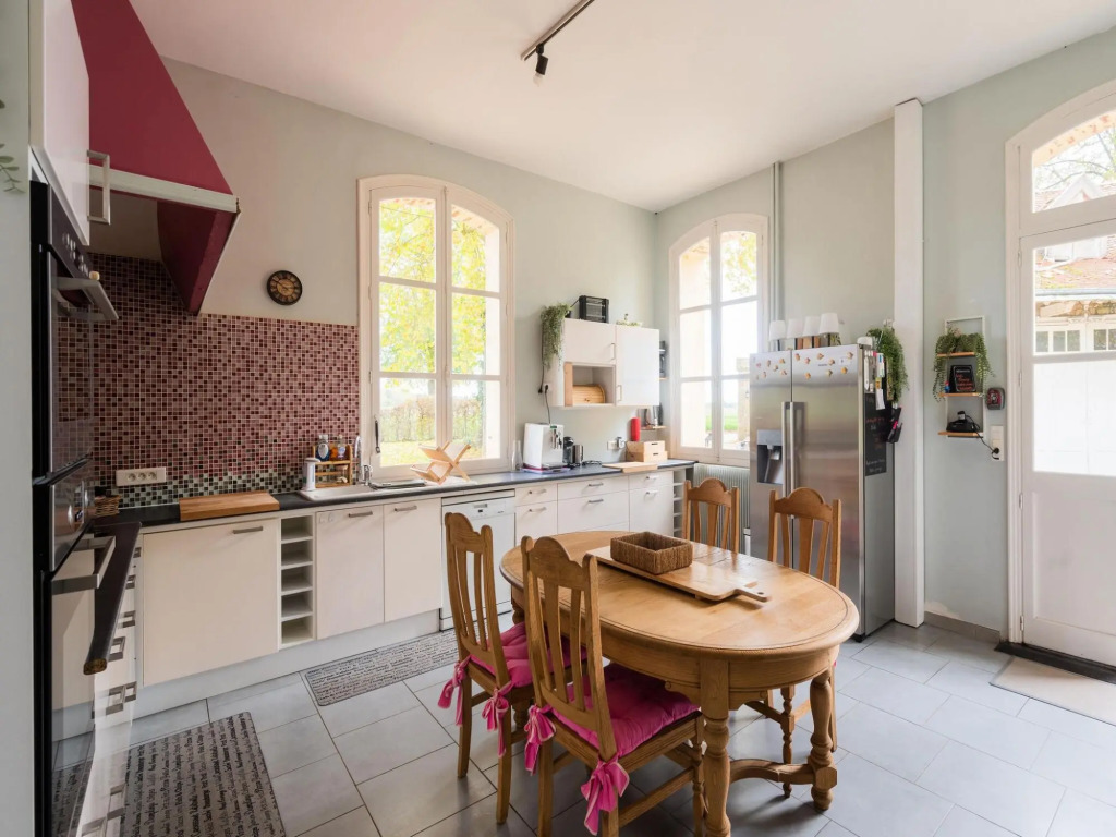 Majestic villa in Pouru-Saint-Remy with garden