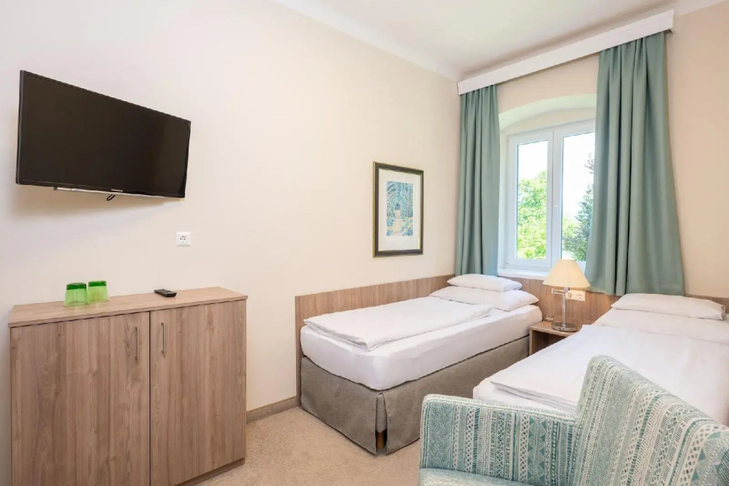Inselhotel Faakersee