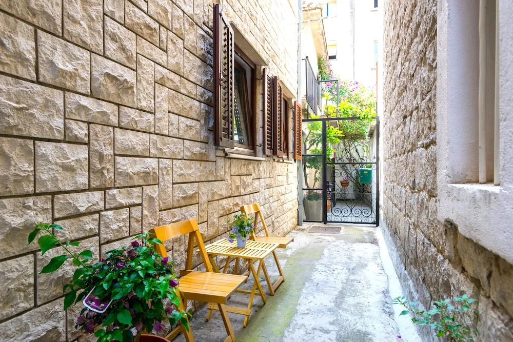 Split Apartments with Hotel Service