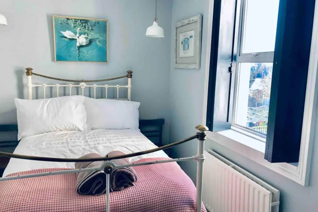 Seaside Escape - gorgeous 2 bed apartment in St-Leonards-on-Sea