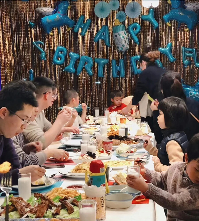 Hangzhou Vline Hotel
