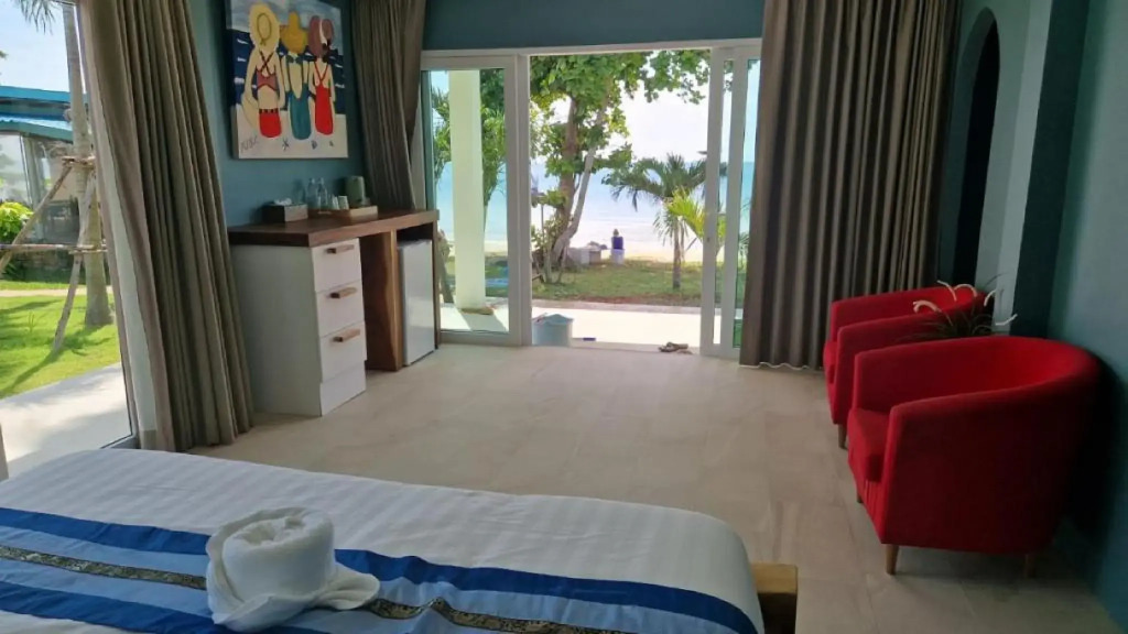 Le Petit Saint Tropez Beach Resort Khanom