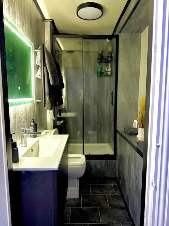 1-bed Apartment - Sleeps 2, Wifi & Central