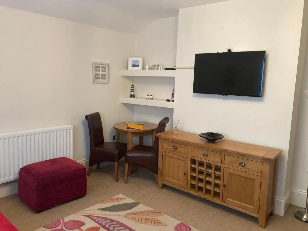 Apartment 8 The Landings