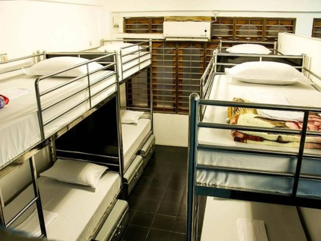 Hostel 9