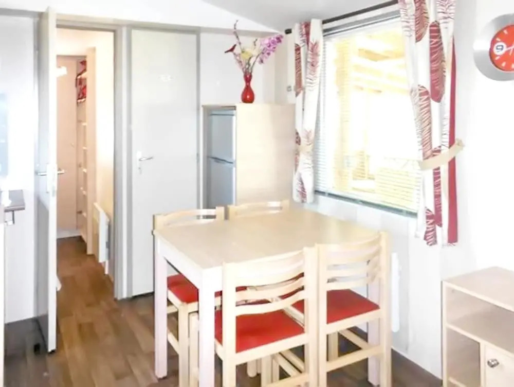 Bungalow With 2 Bedrooms in Puget-sur-argens, With Pool Access and Fur