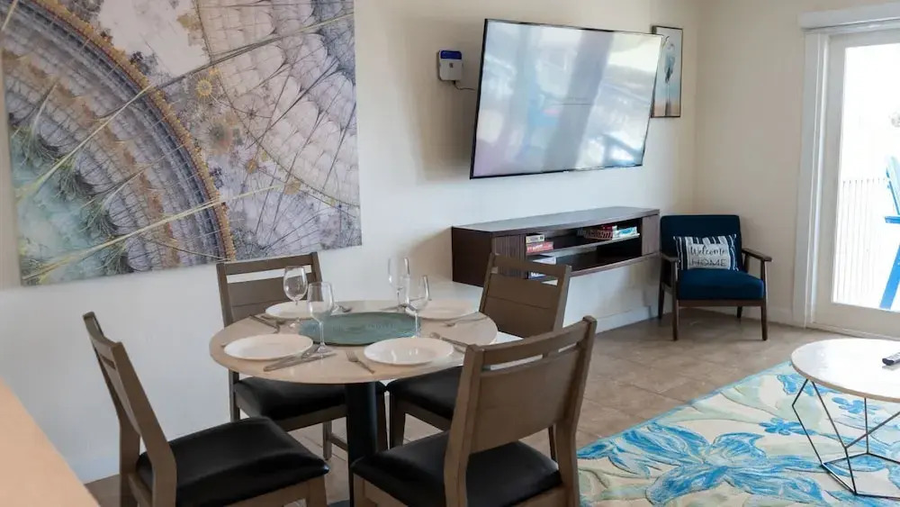 La Internacional 313 1 Bedroom Home by RedAwning