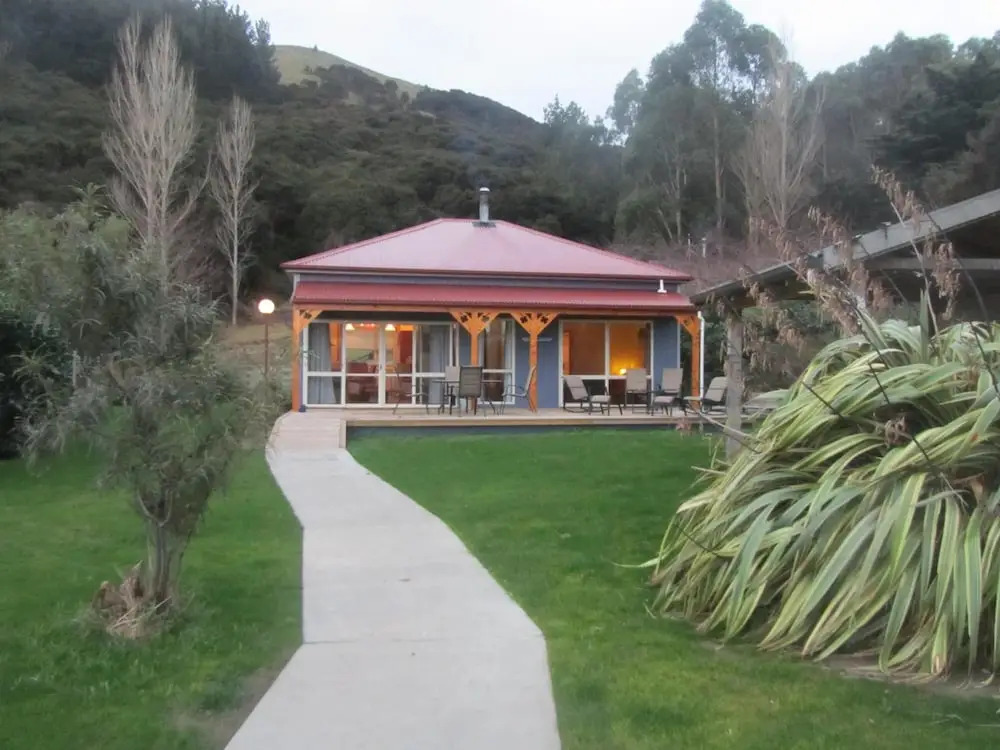 Koromiko Cottage at Lochsloy Farmstay Little River