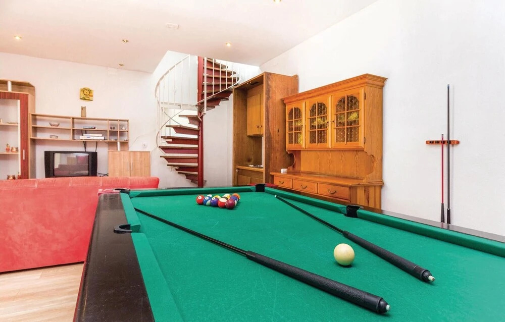 Beautiful Home in Klenovica With 7 Bedrooms and Wifi