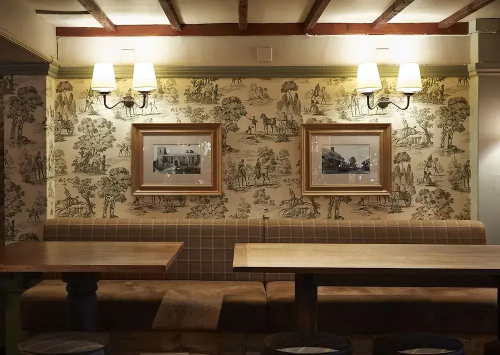 Dog House by Chef & Brewer Collection