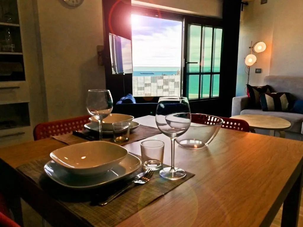 Modern & Bright Flat - 2 Min From the Sea