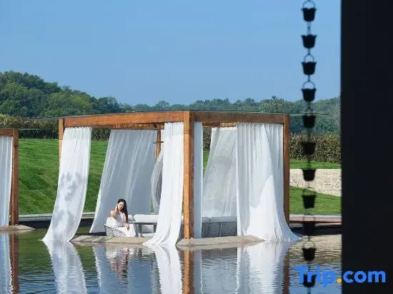 Nanjing Danxi · Zhenzhuquan Hot Springs Lakeside Mountain Lodge