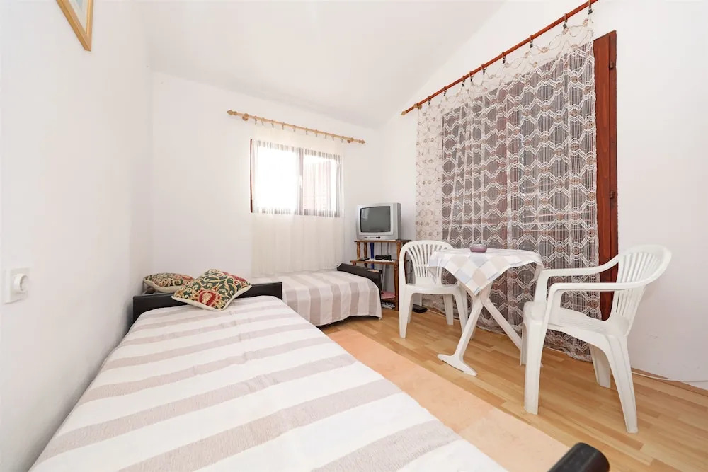 Apartment Summer Break