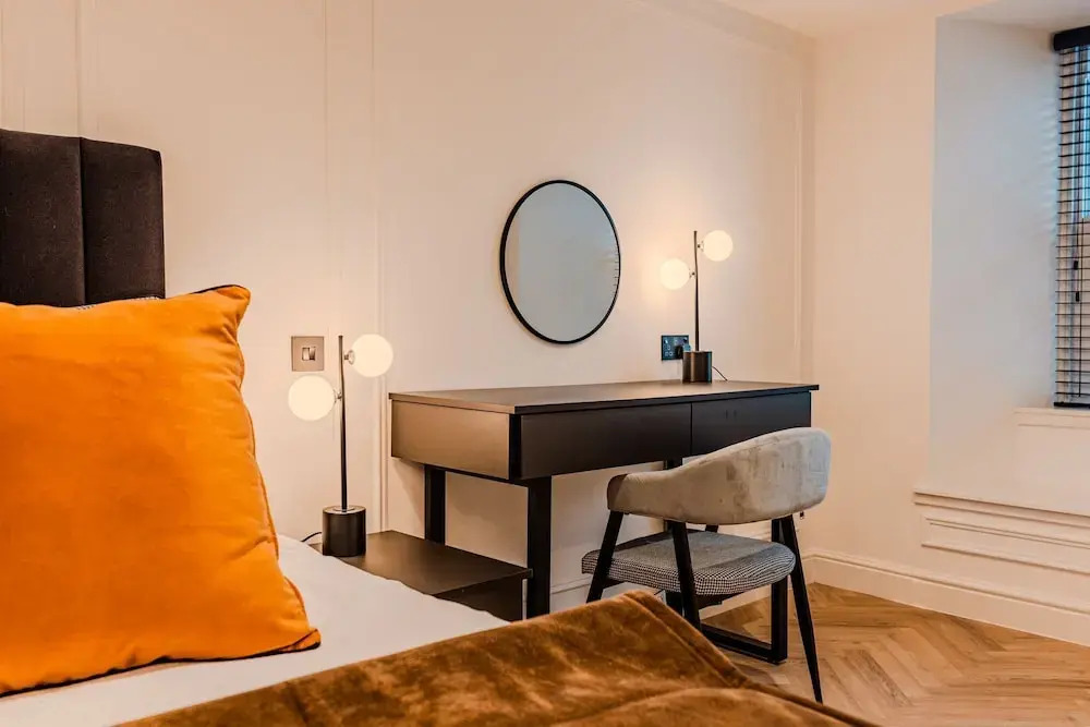Luxury Georgian Aparthotel by Hauss Ayr - 5mins to Beach, Town Centre