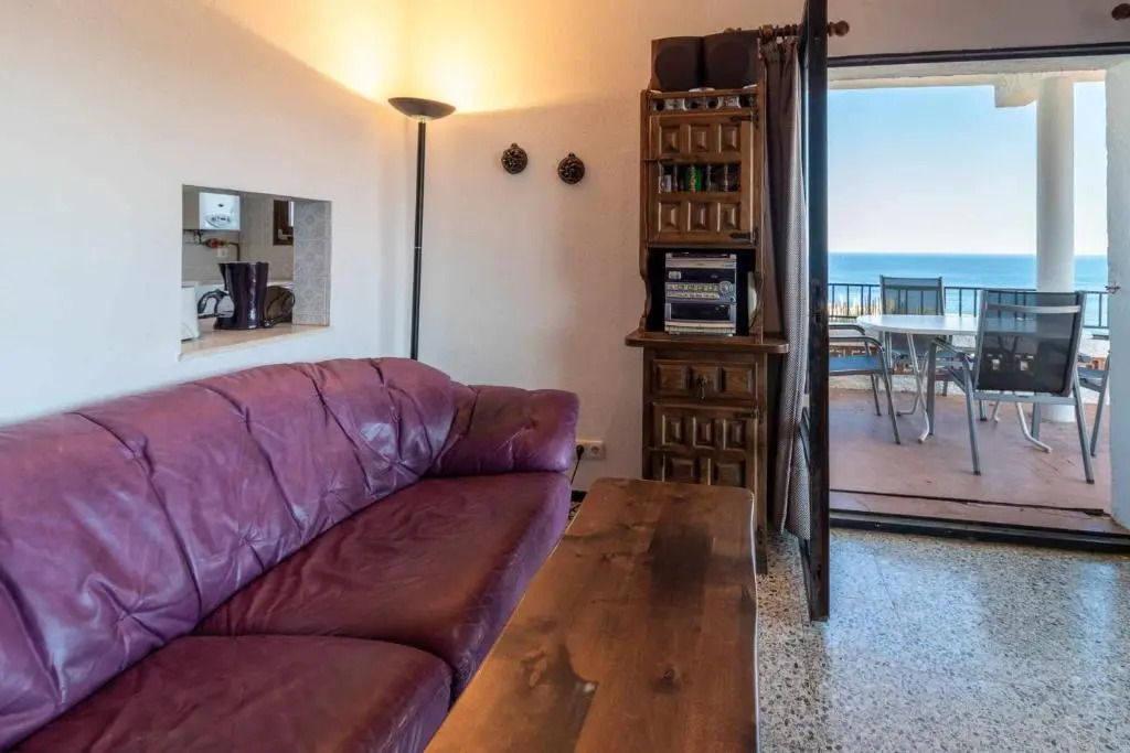 GRIFEU 05 Apartamento luminoso con terraza y vistas al mar