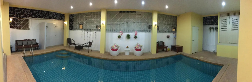 Happy Hostel