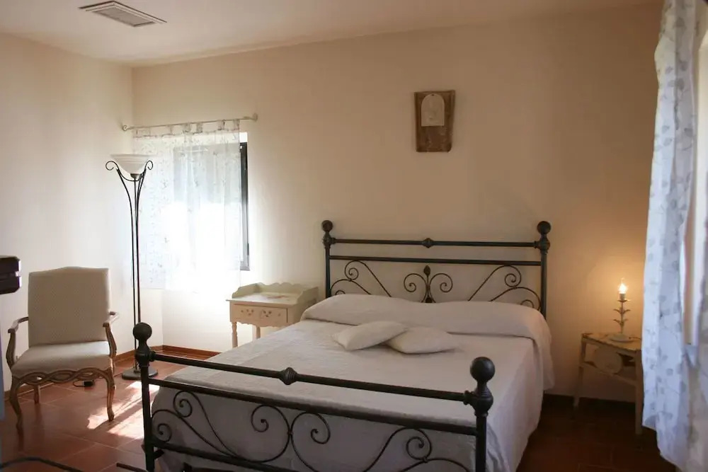 Wonderful Private Villa With Wifi, Private Pool, TV, Terrace, Pets Allowed, Parking, Close to Arezzo