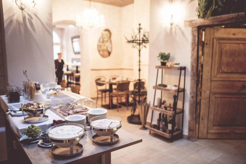 Chin-Chin Hotel ehemals Bohemian Hotel