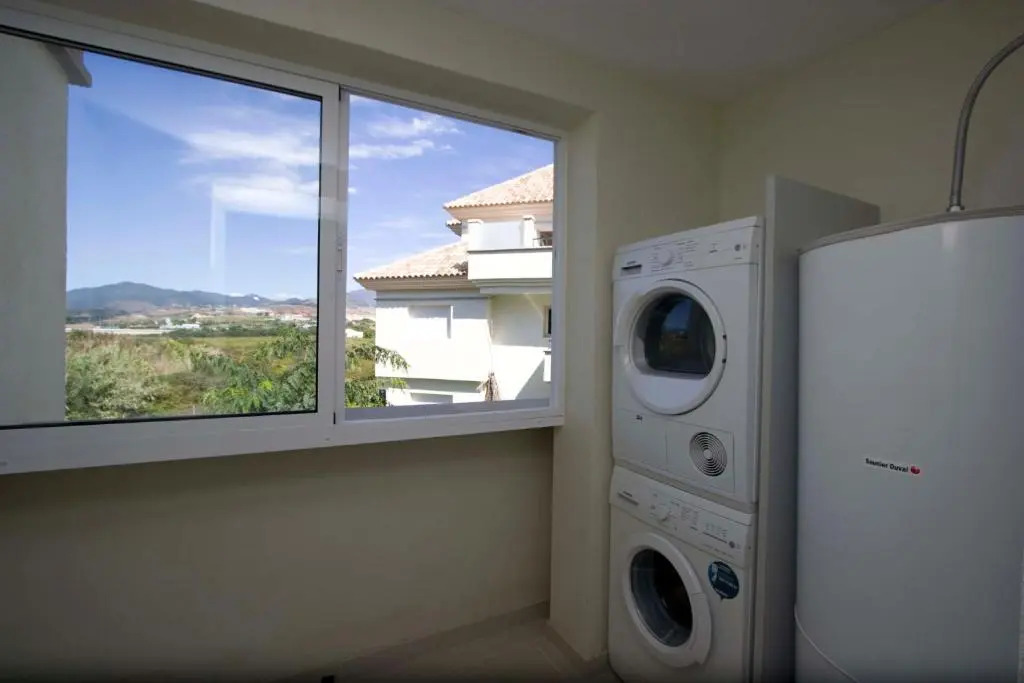 Heaven Beach Apartments, Apt 402
