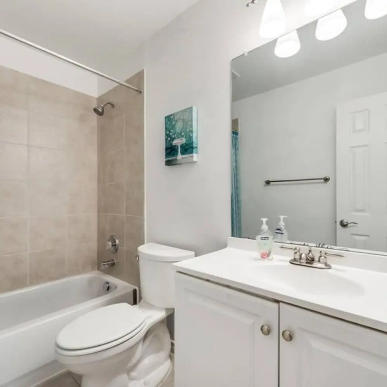 Family Business Retreat King Bed Top Amenities