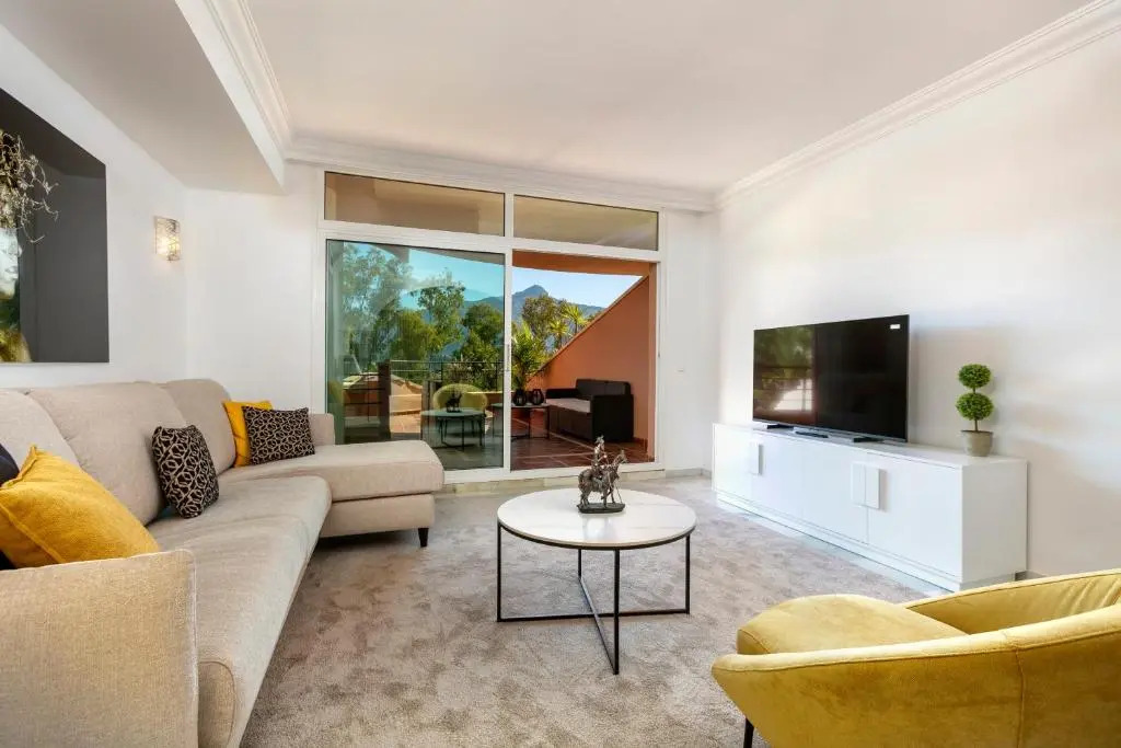 Stunning 2 bedroom apartment Magna Marbella RDR259