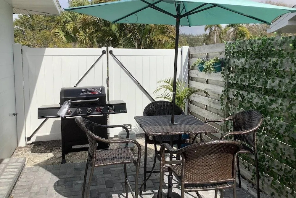 Modern Grove Beautiful 3 Bedroom Home