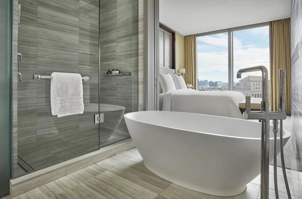 Four Seasons Hotel One Dalton Street, Boston