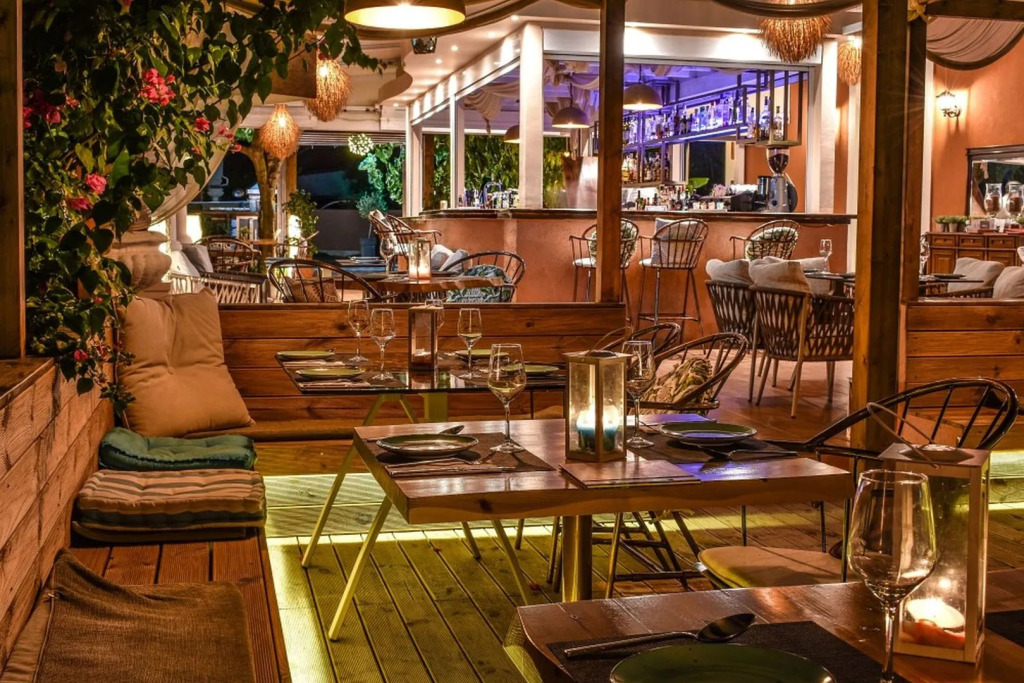 Aeolos Boutique Hotel & Suites