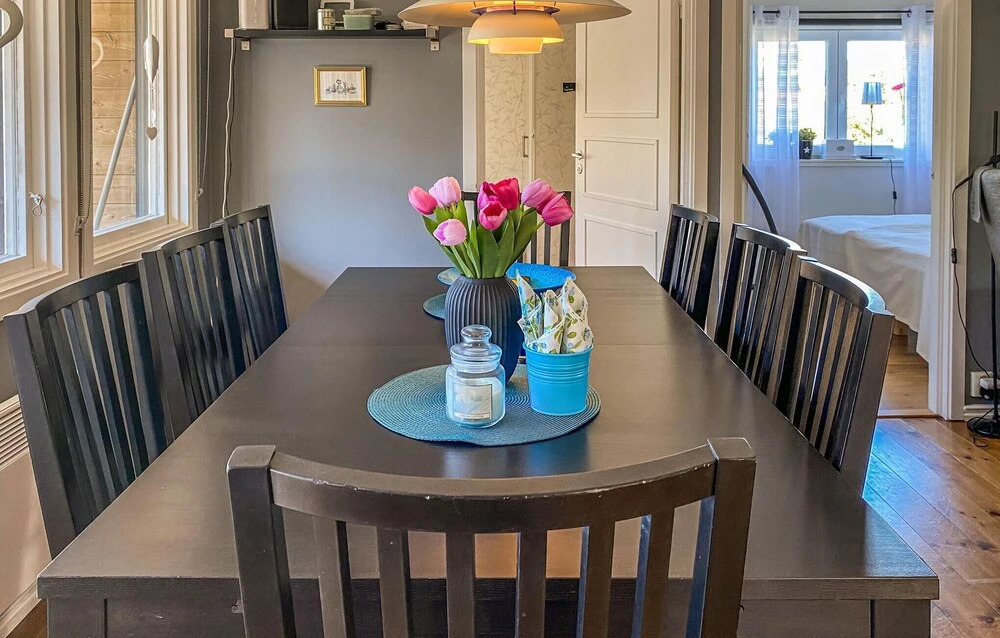 5 Bedroom Stunning Home In Mellbystrand