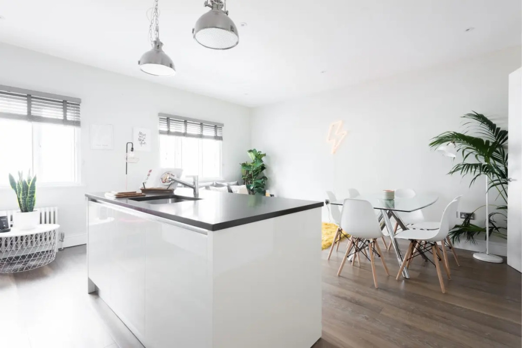 The Soho Studio - Modern & Bright 2BDR in Central London