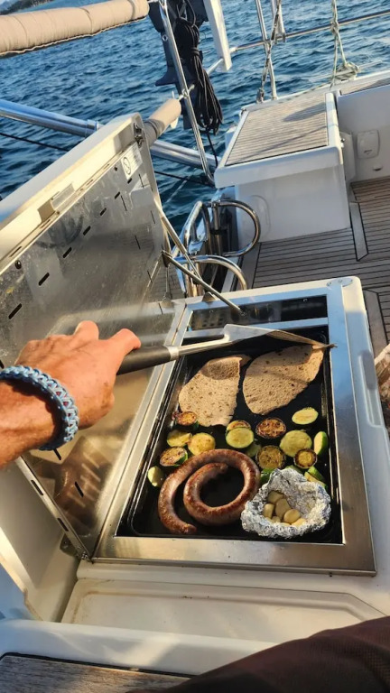 Dream Holiday on a Luxurious Sailing Yacht