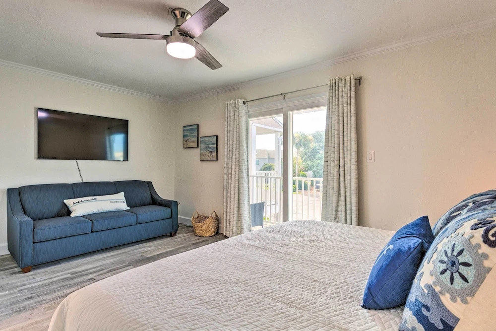 Modern Miramar Beach Townhome, Walk to Ocean!
