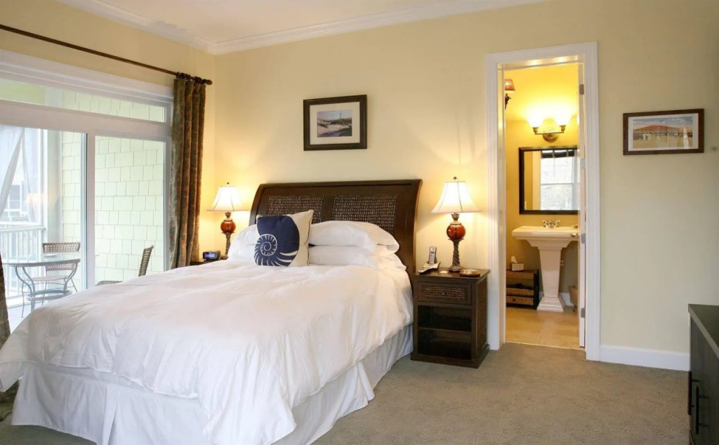 Waters Edge Inn