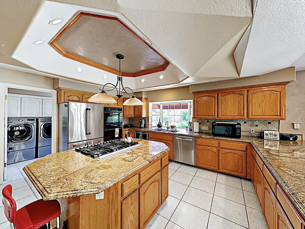 11750 Atascadero - 5 Br Home
