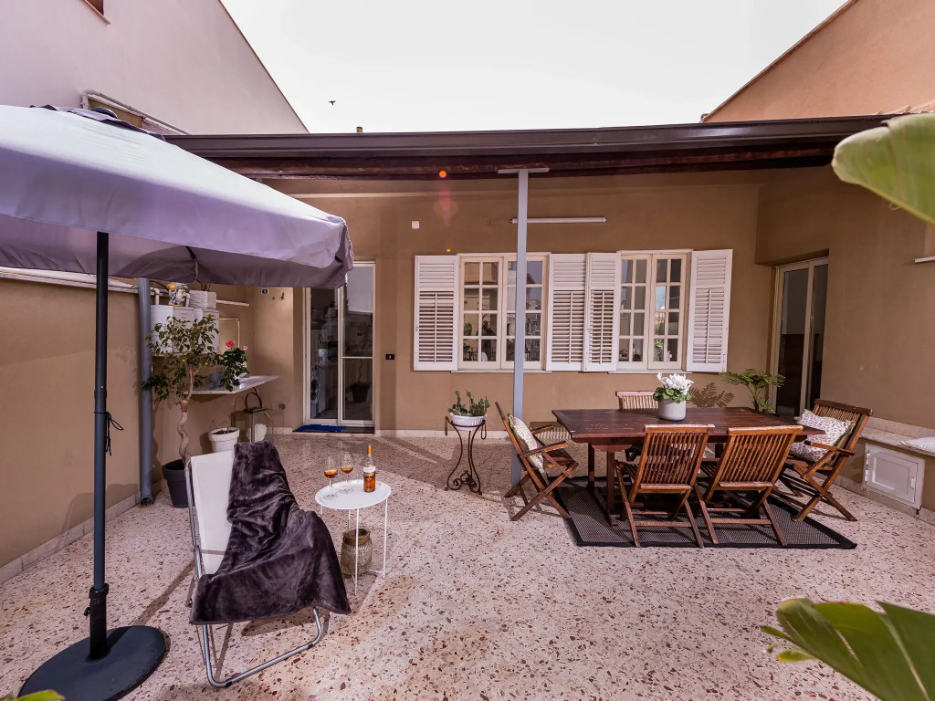 Historical apartment in the heart of Terrasini