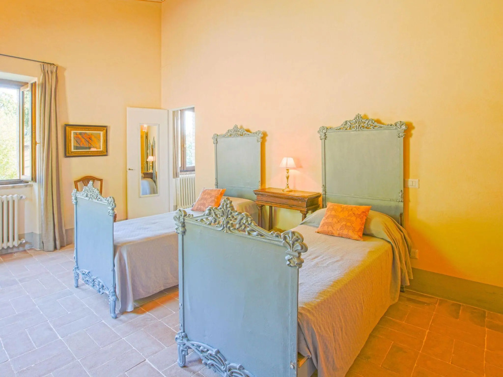 Completely renovated former farmhouse with infinity pool